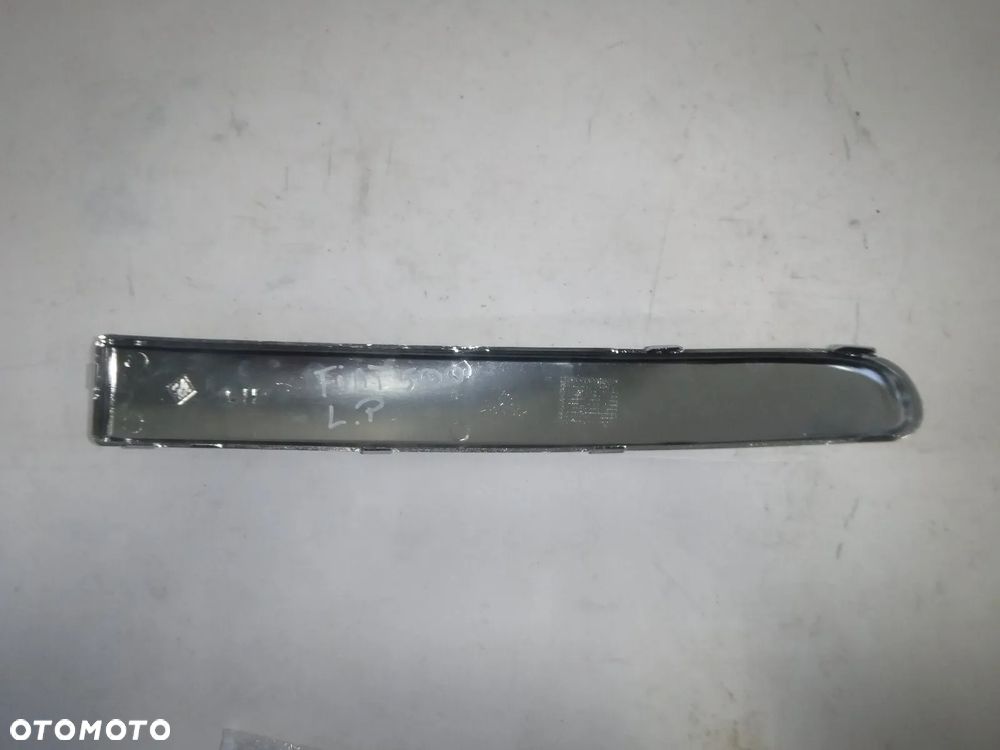 fiat 500 listwa zderzaka przód prawa - 1