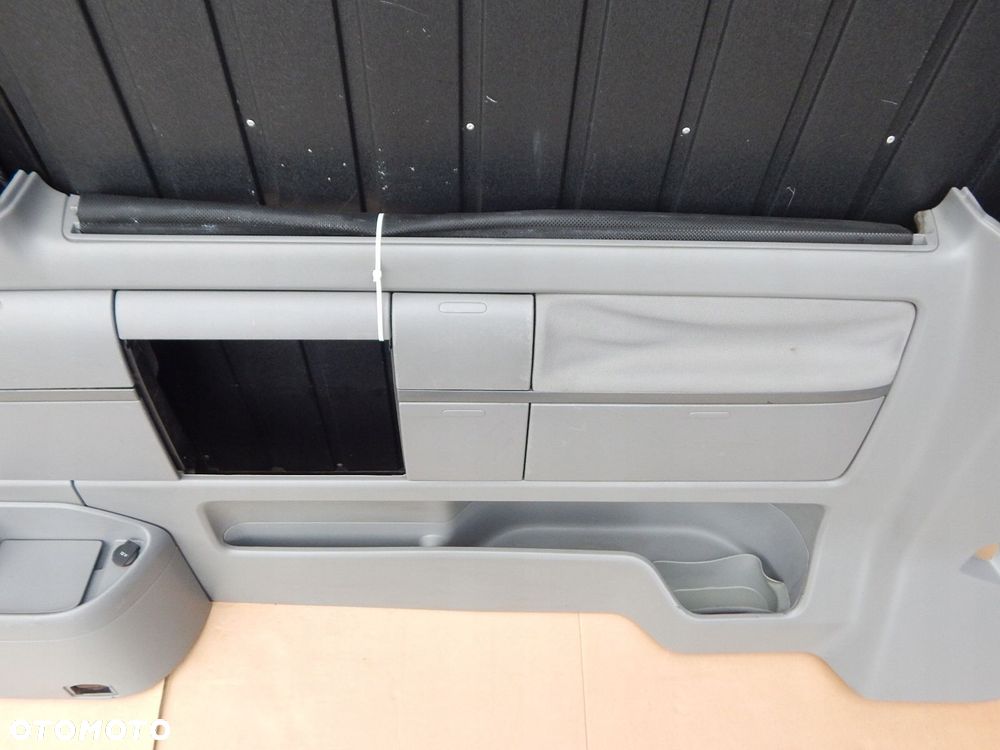 vw t5 multivan tapicerka boczek bok lewa tył - 5