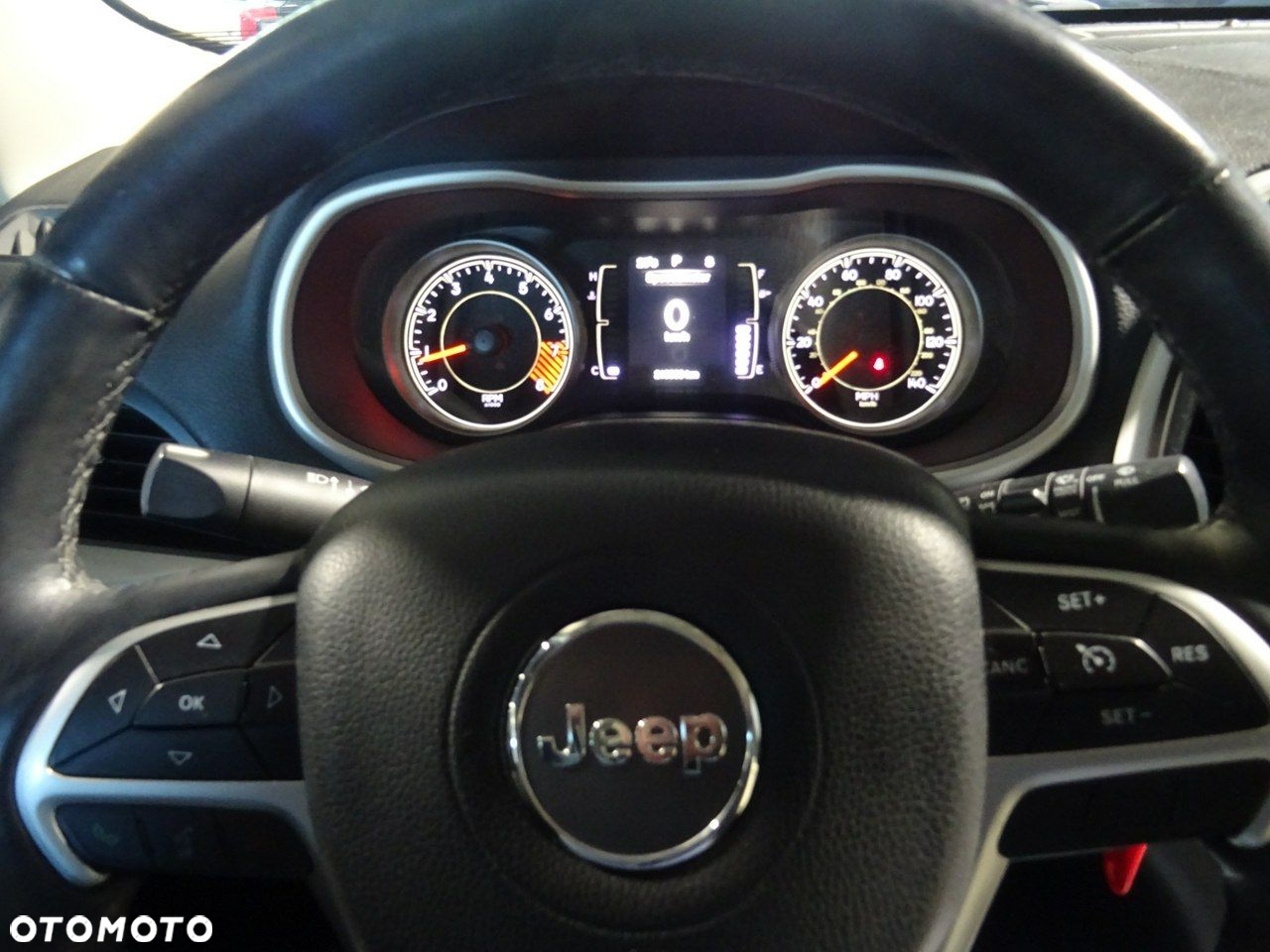 Jeep Cherokee - 8
