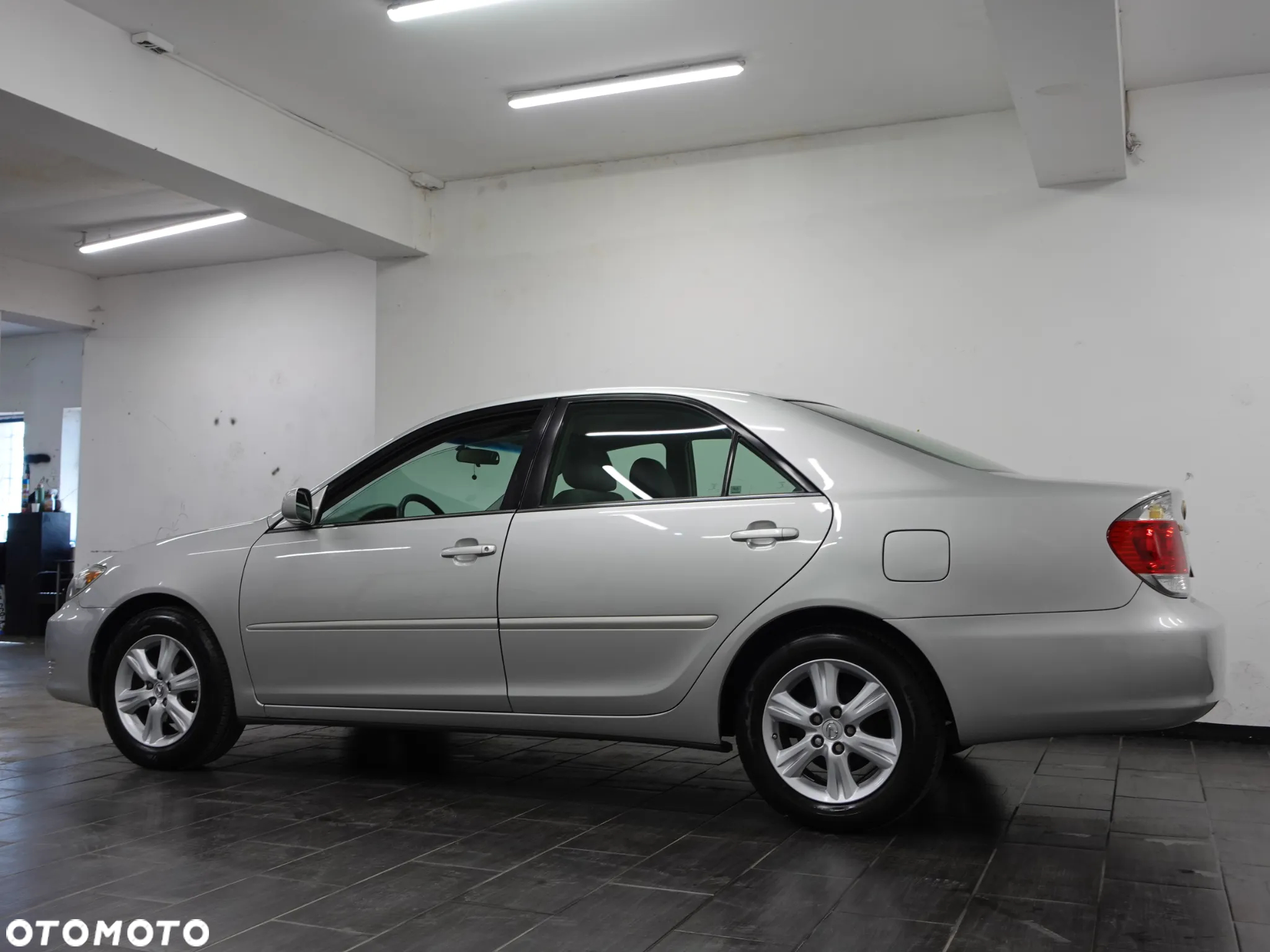 Toyota Camry 2.4 VVT-i - 6