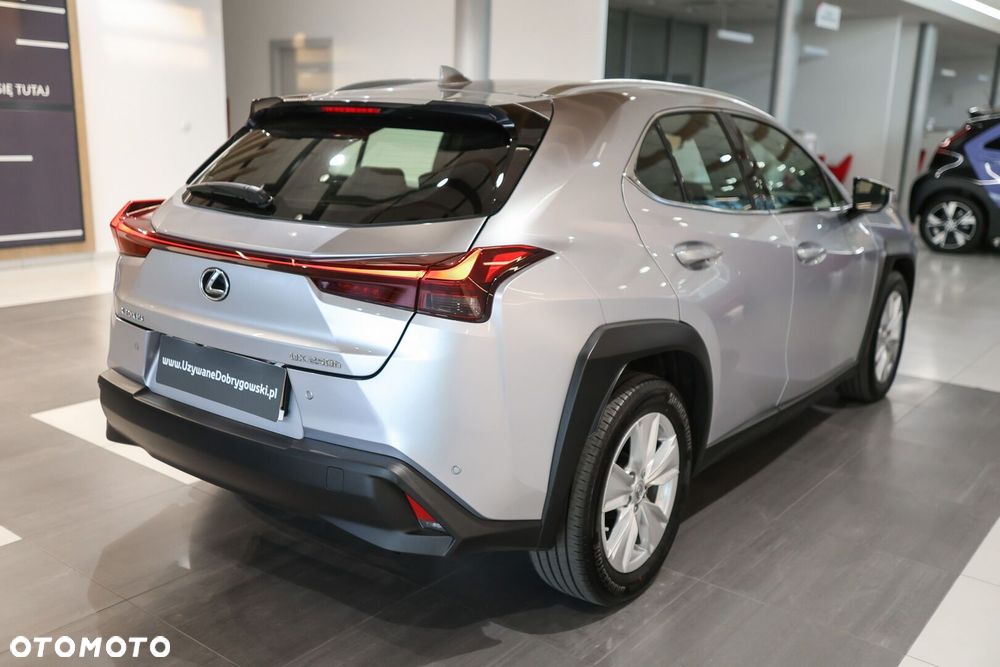 Lexus UX - 15