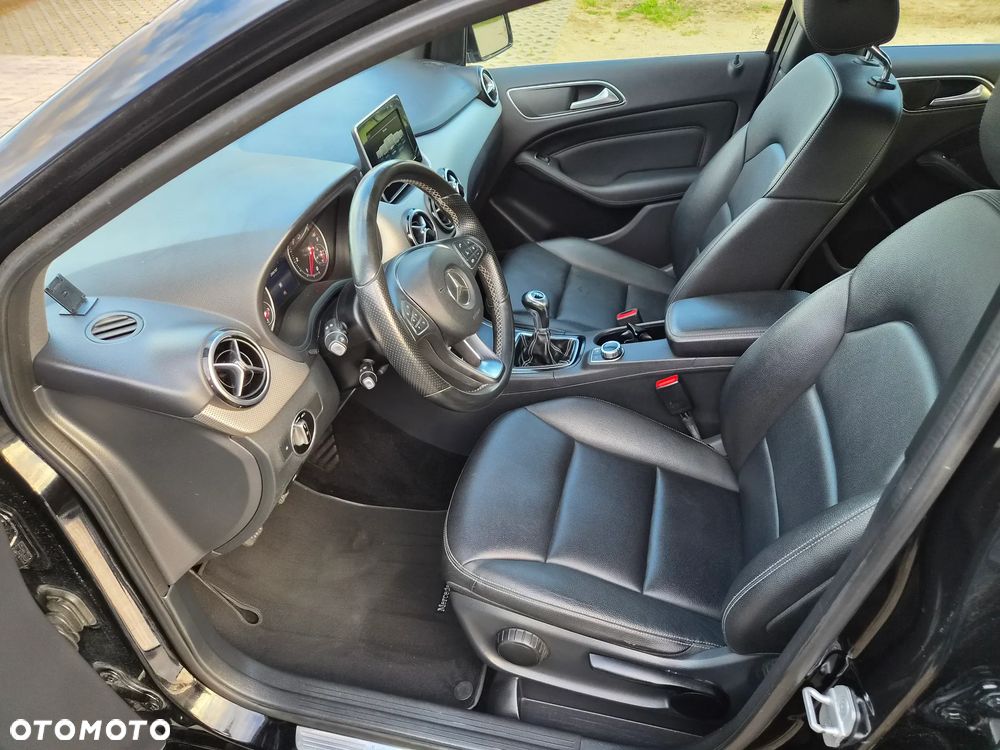 Mercedes-Benz Klasa B 180 d BlueEFFICIENCY Edition Style - 16