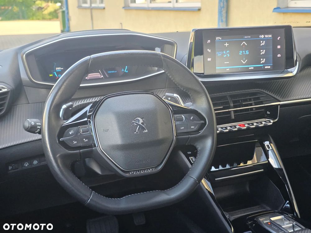 Peugeot 2008 1.2 PureTech Allure S&S EAT8 - 32