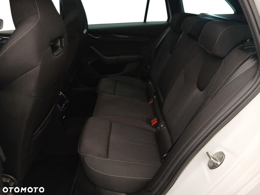 Skoda Octavia 2.0 TDI 4x4 Sportline DSG - 18