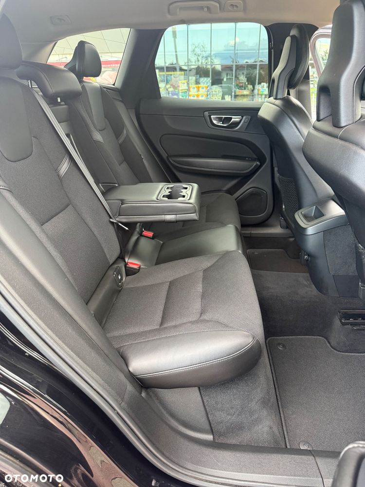 Volvo XC 60 D4 AWD Geartronic Momentum - 29
