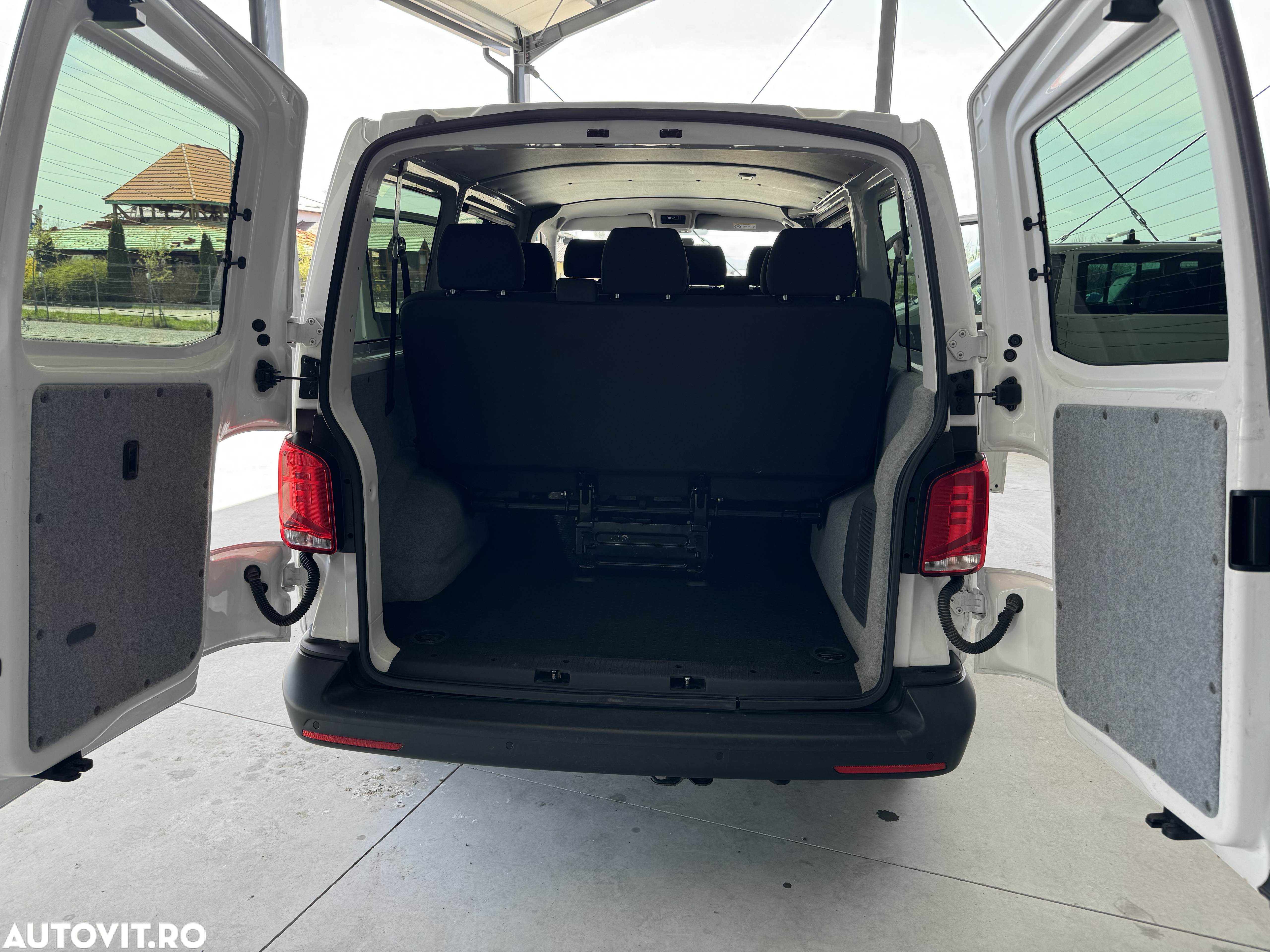 Volkswagen Transporter - 8