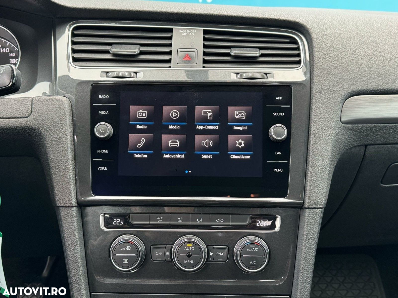 Volkswagen Golf - 11