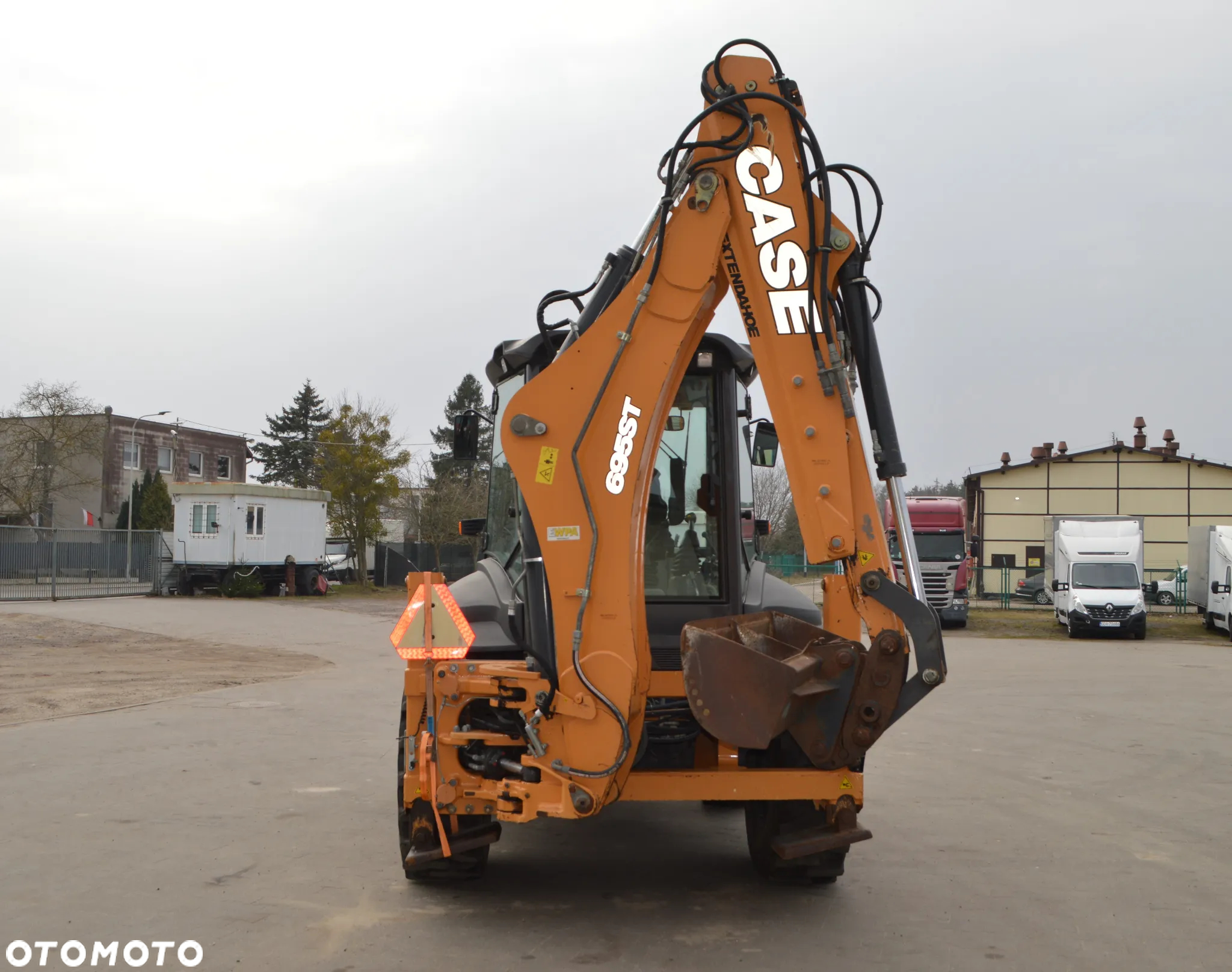 Case 695ST - 5
