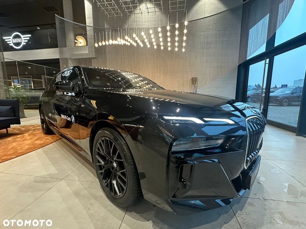 BMW Seria 7 - 8