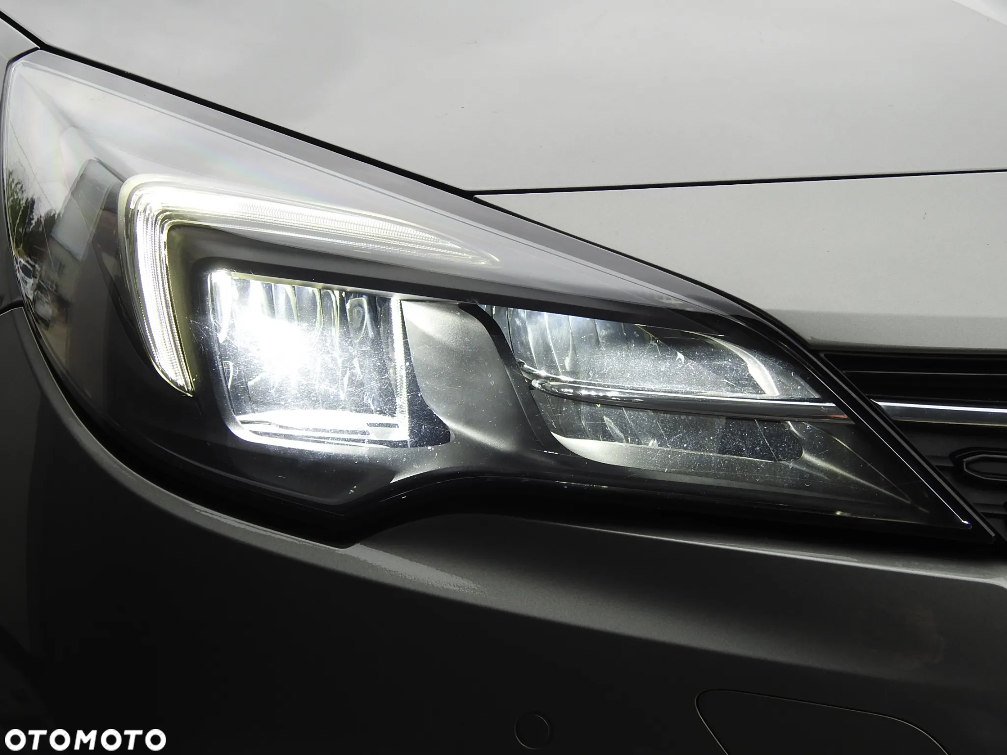 Opel Astra 1.2 Turbo Business Edition - 31