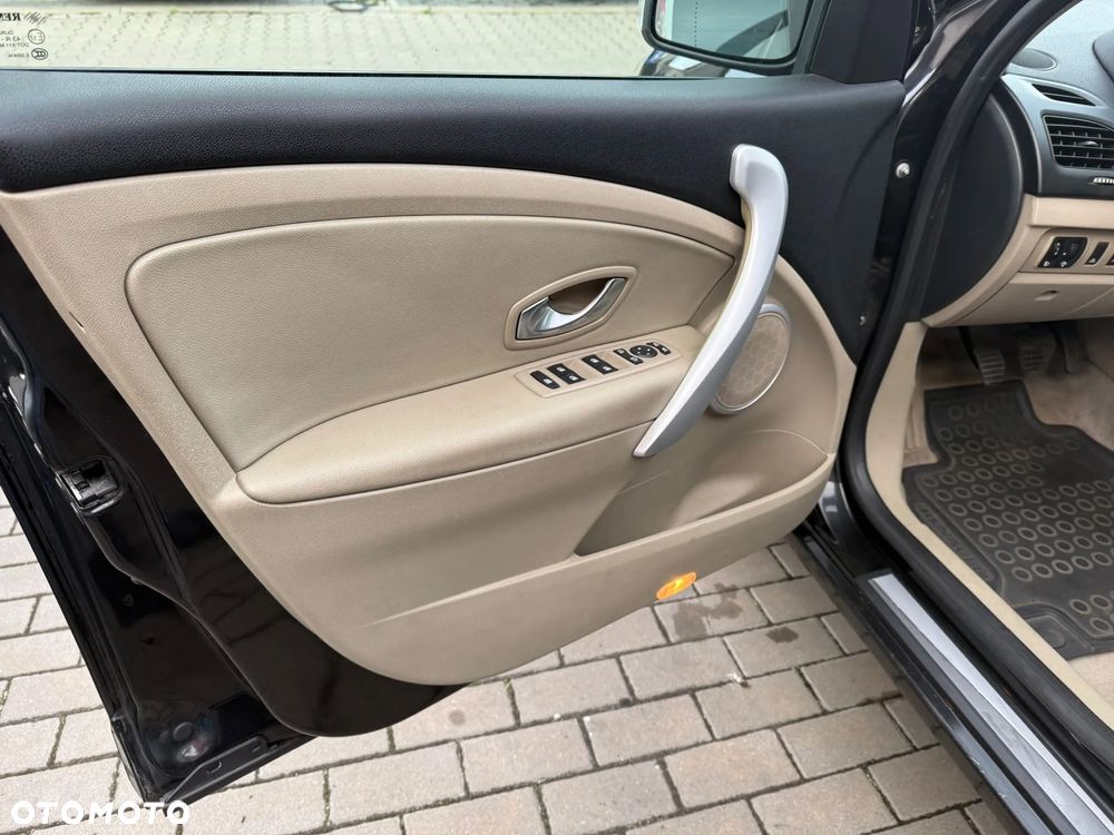 Renault Fluence 1.6 16V Privilege Euro5 - 9