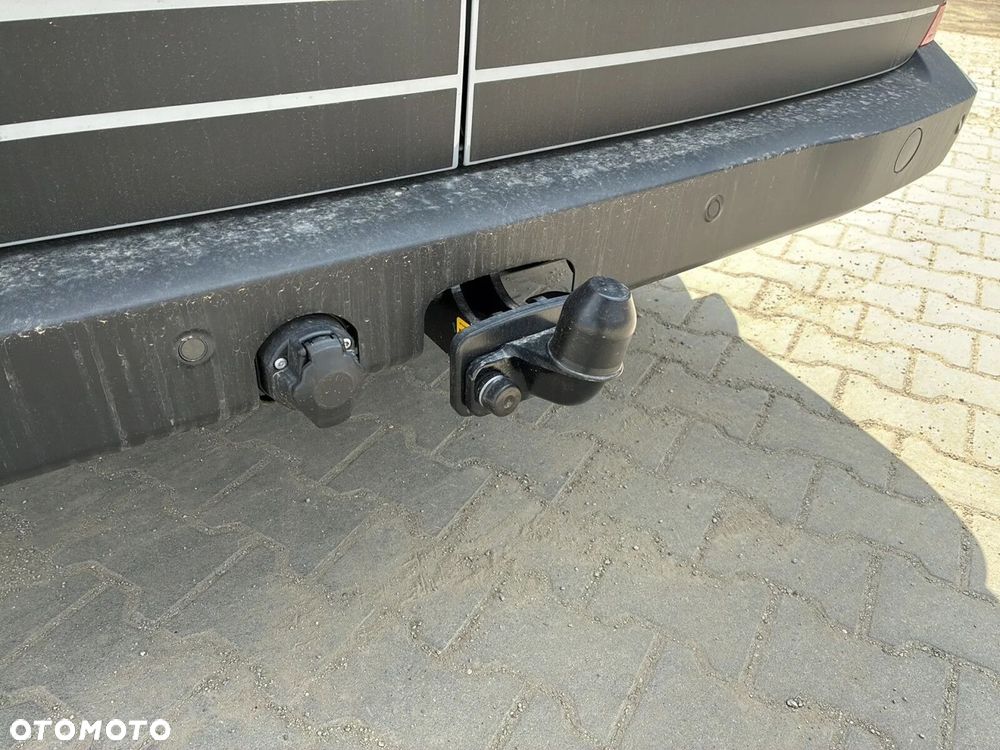 Volkswagen Caravelle - 40