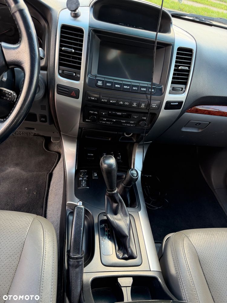 Toyota Land Cruiser 3.0 D Sol Navi Platinium - 17