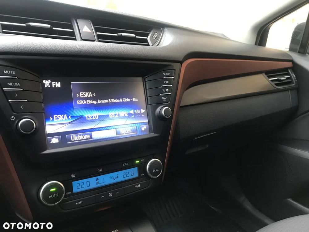 Toyota Avensis 1.8 Premium - 22