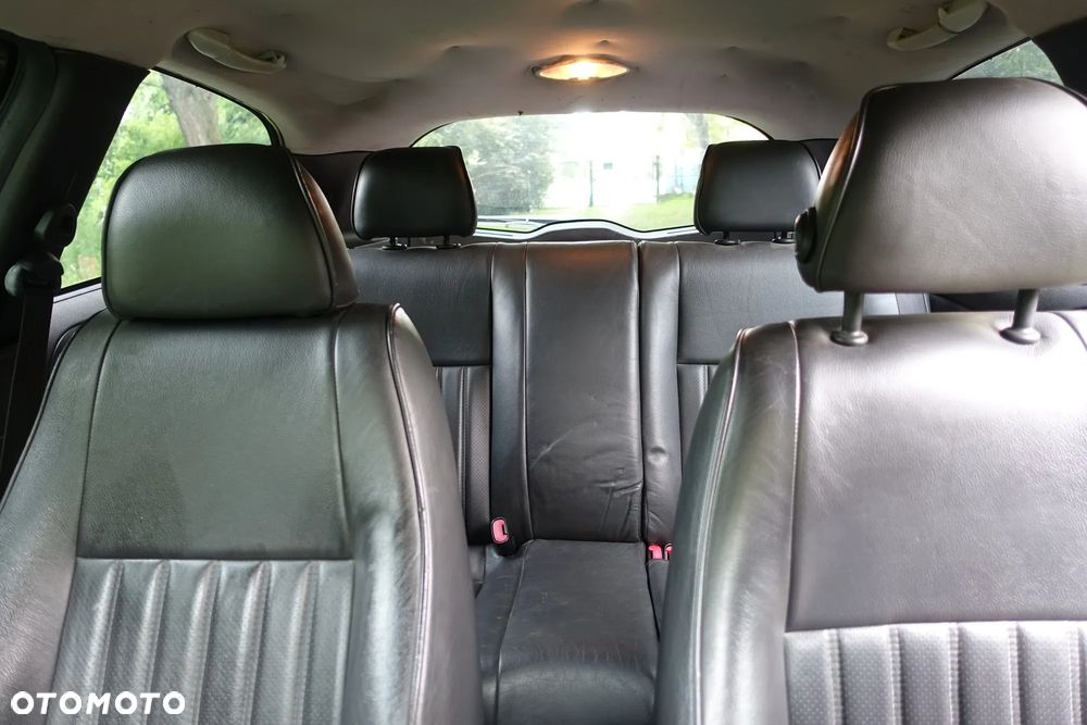 Alfa Romeo 147 2.0 Seles.Distinctive - 6