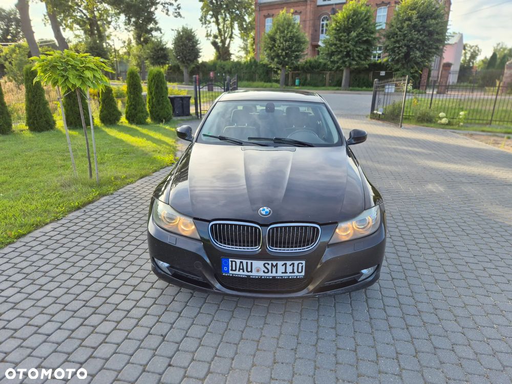BMW Seria 3 325i Edition Sport - 10