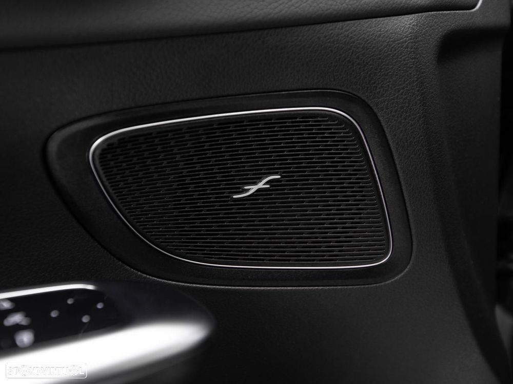 Mercedes-Benz C 300 e T 9G-TRONIC - 17