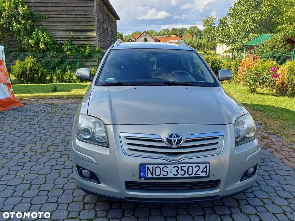 Toyota Avensis - 1