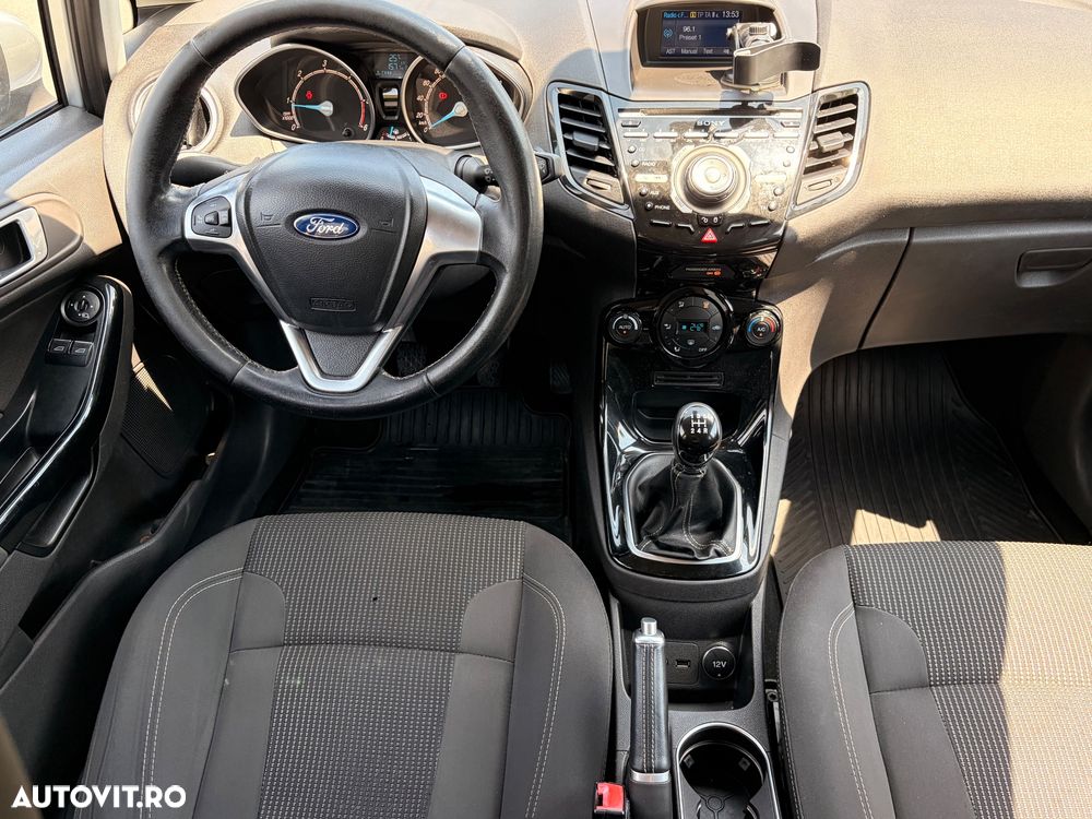 Ford Fiesta 1.5 TDCi DPF Titanium - 6