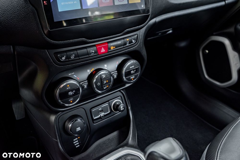 Jeep Renegade 1.4 MultiAir Active Drive Automatik 75th Anniversary - 38