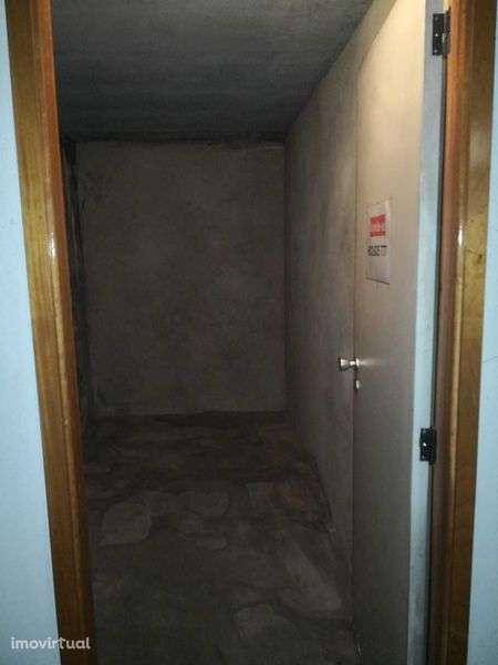 Vende-se lugar garagem com arrumos - Moreira de Cónegos - Grande imagem: 3/3