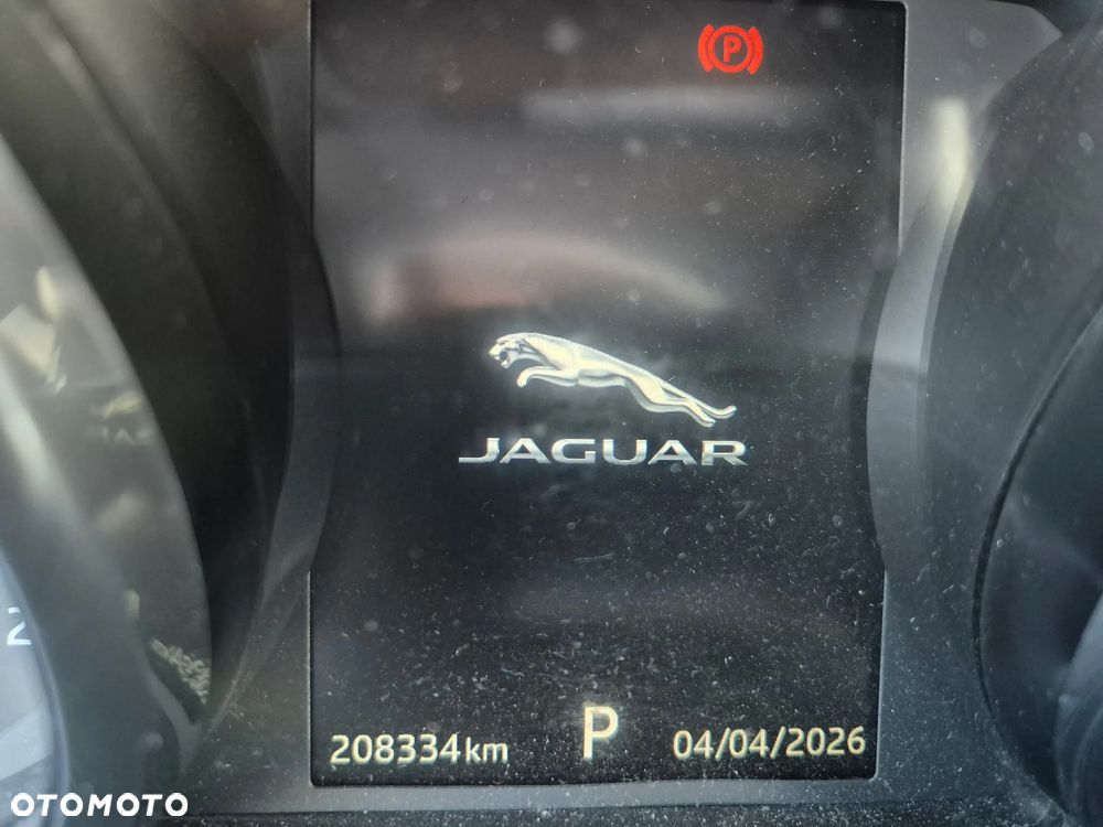 Jaguar XE 2.0 D AWD R-Sport - 20