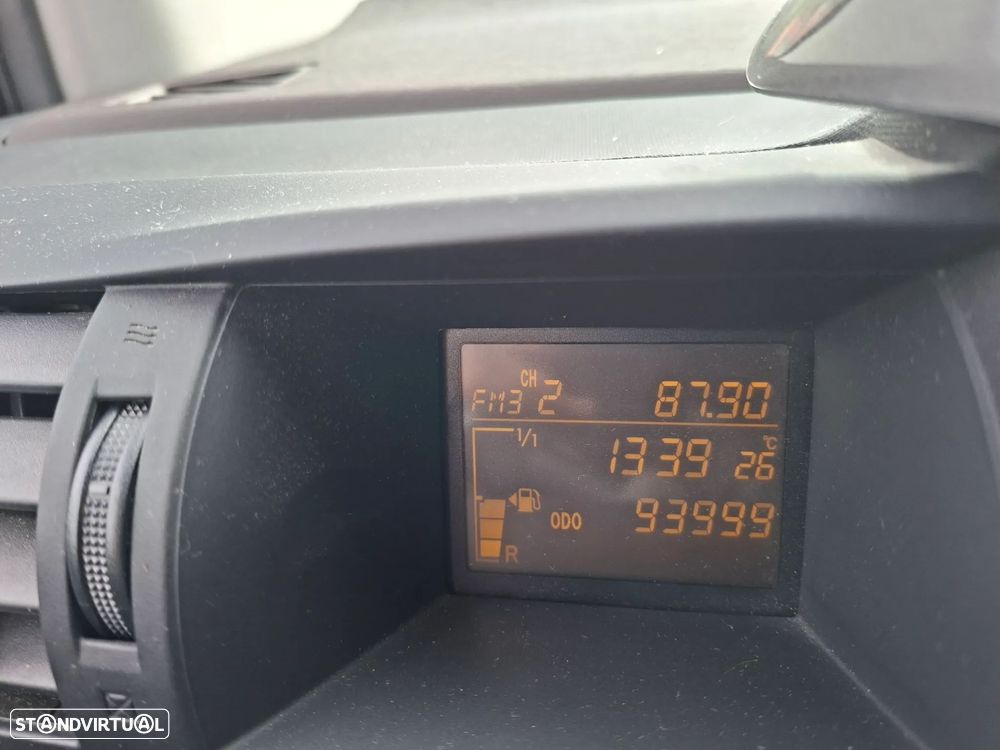 Toyota iQ 1.0 VVT-i - 14