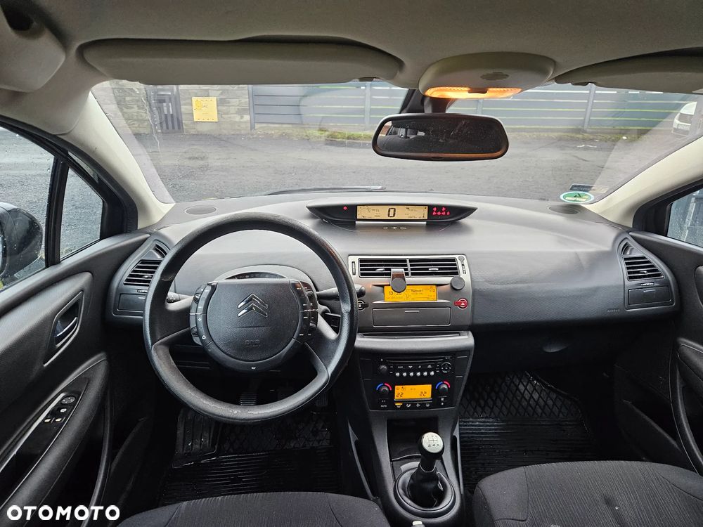 Citroën C4 1.4 16V Tonic - 9