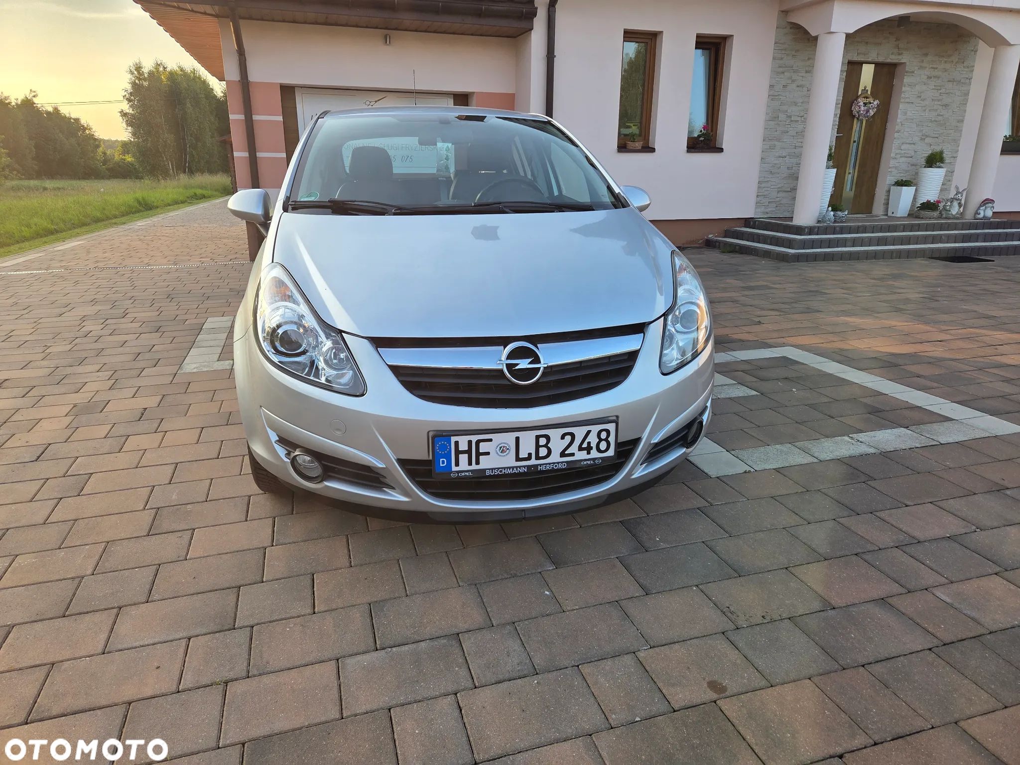 Opel Corsa 1.2 16V Color Edition - 1