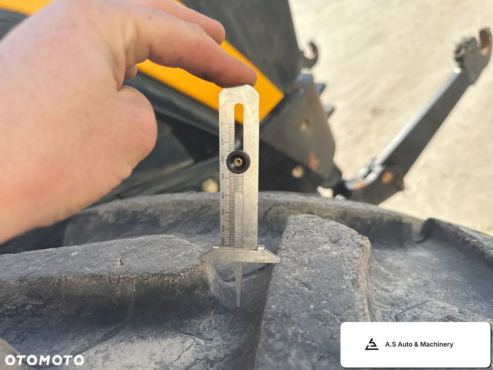 JCB Fastrac 4220 - 16