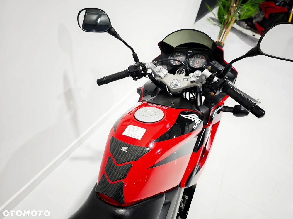 Honda CBR - 13