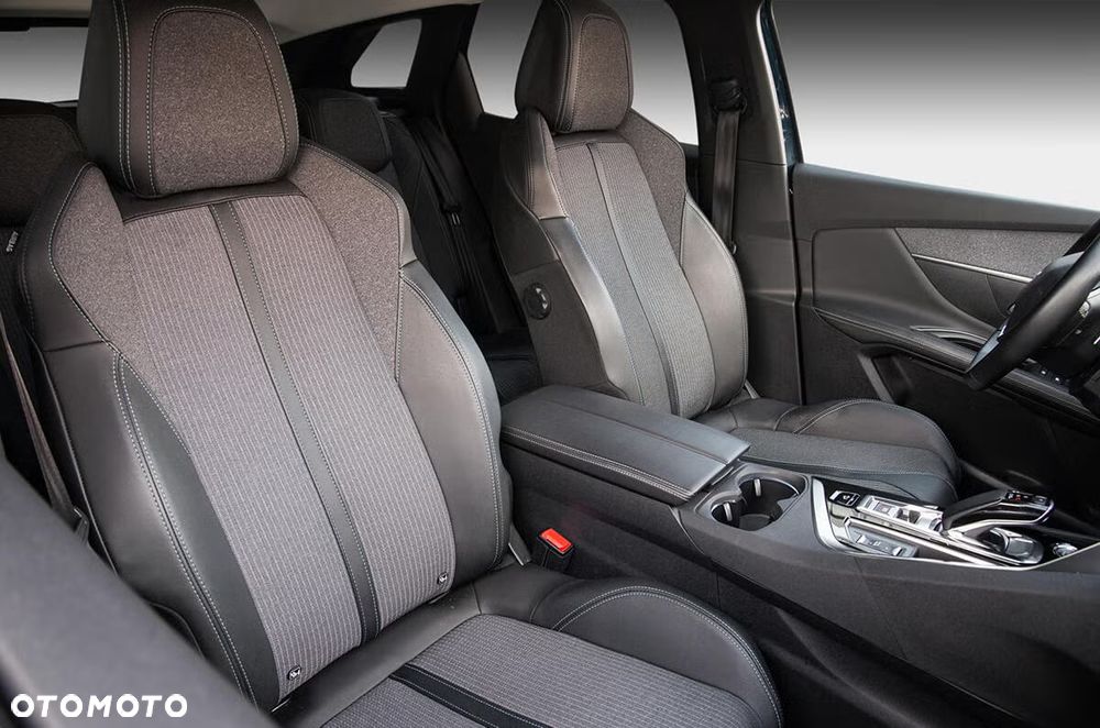Peugeot 3008 1.6 PureTech Hybrid4 PHEV Allure S&S EAT8 - 16