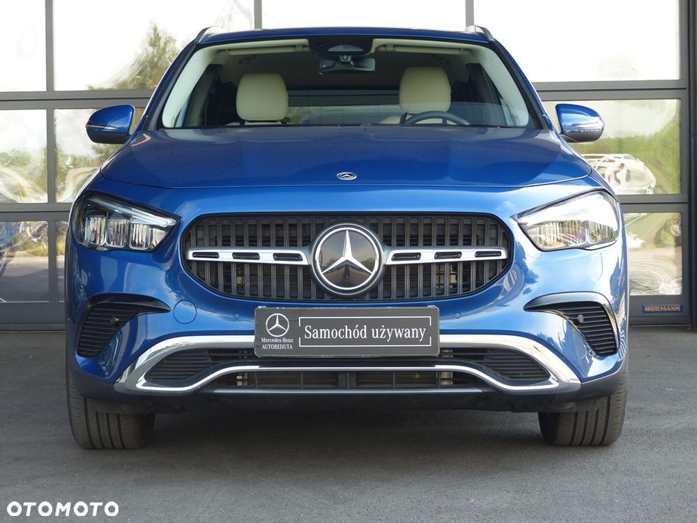 Mercedes-Benz GLA 200 d Progressive 8G-DCT - 4