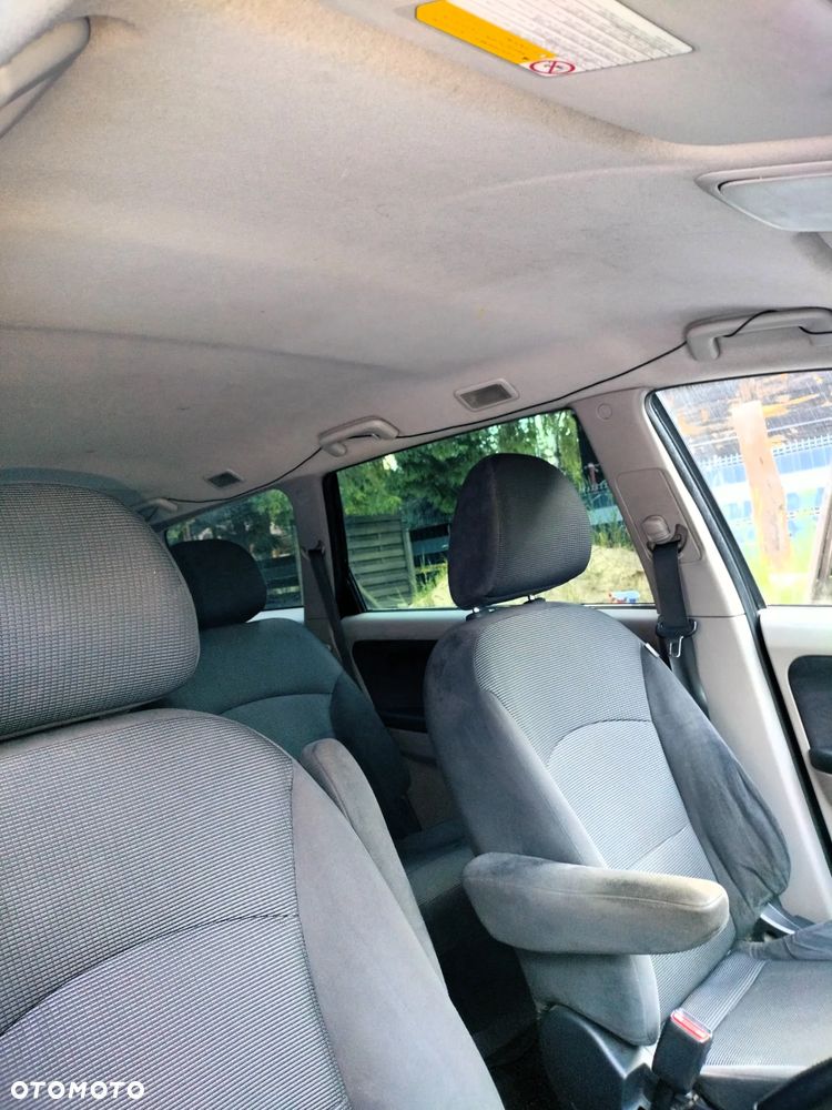 Mitsubishi Grandis - 26