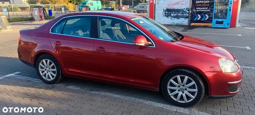 Volkswagen Jetta 1.4 TSI Comfortline - 1