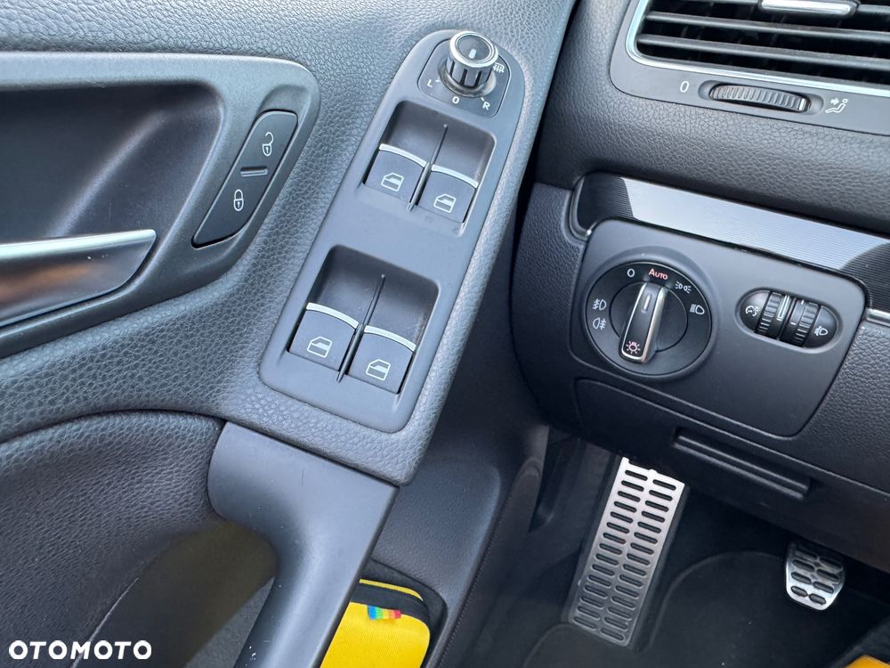 Volkswagen Golf - 28