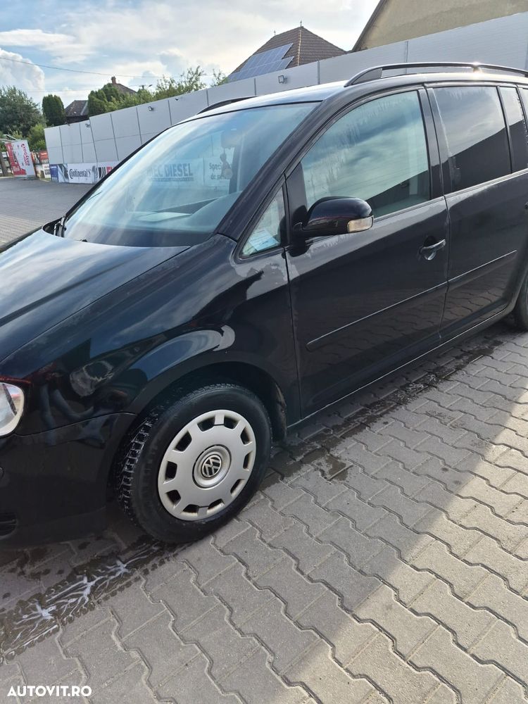Volkswagen Touran - 12