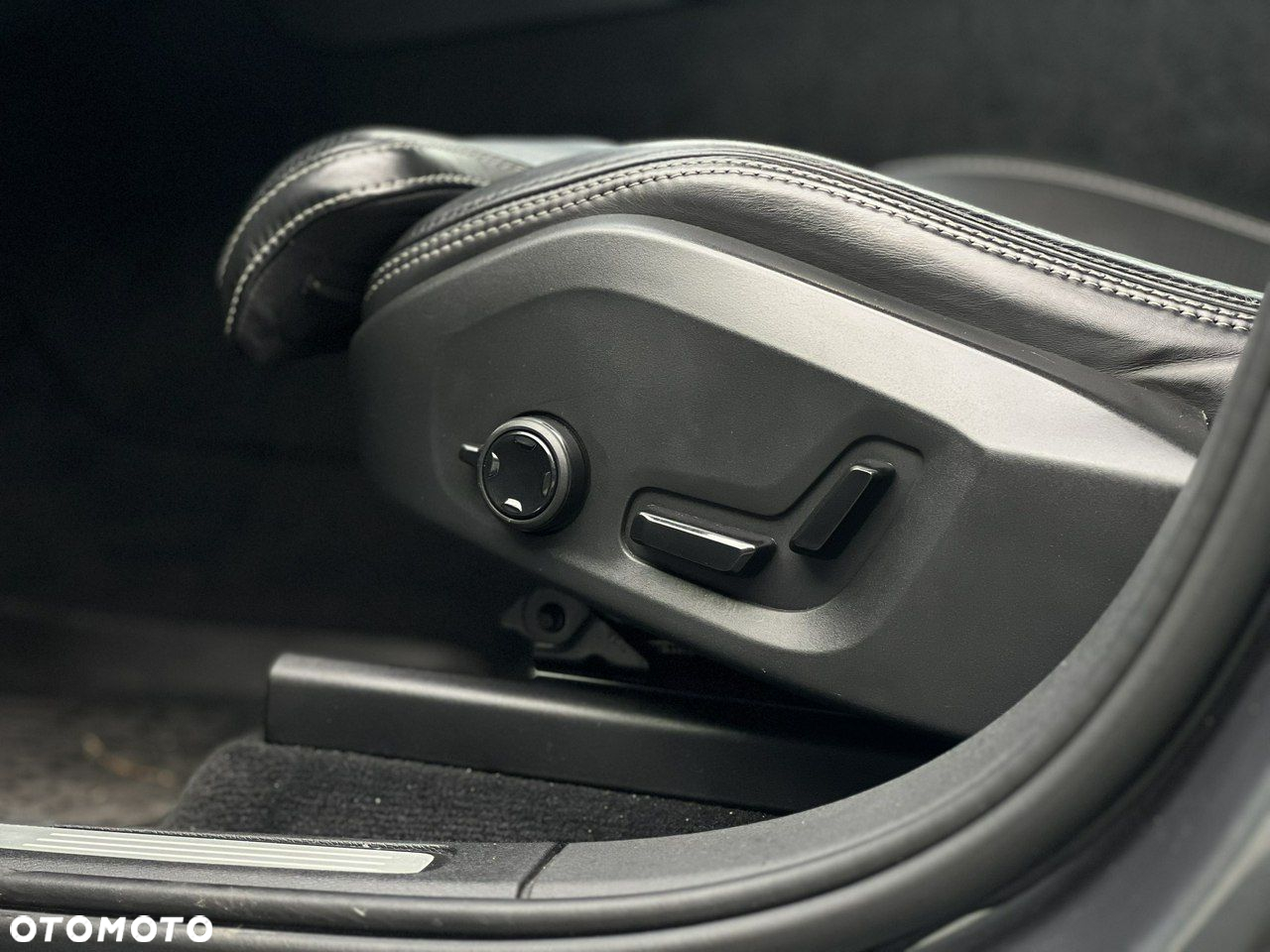 Volvo XC 60 D5 AWD Inscription - 33