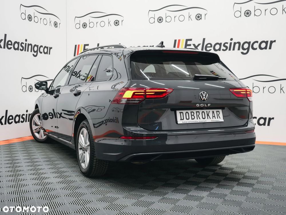 Volkswagen Golf - 8