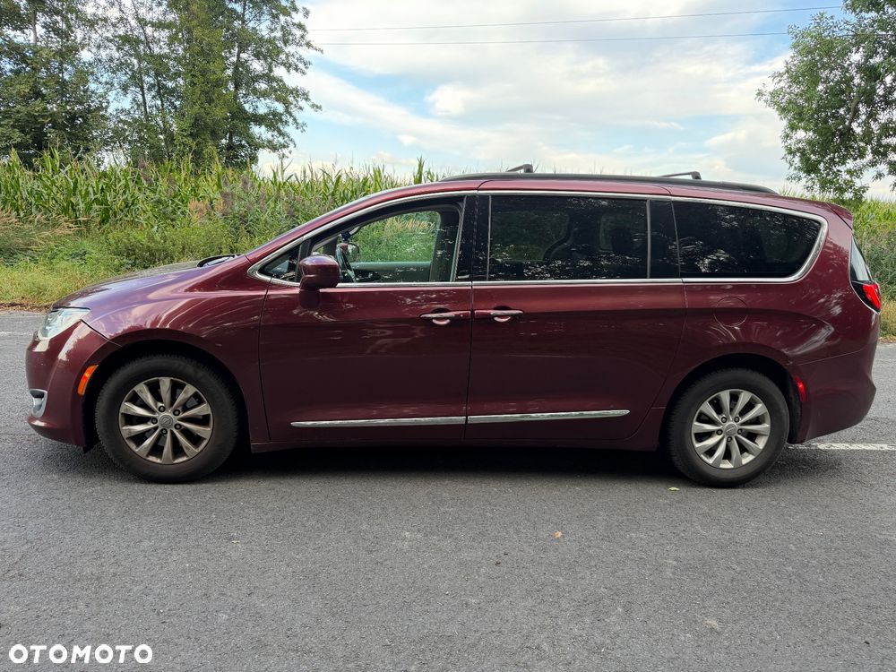 Chrysler Pacifica - 6