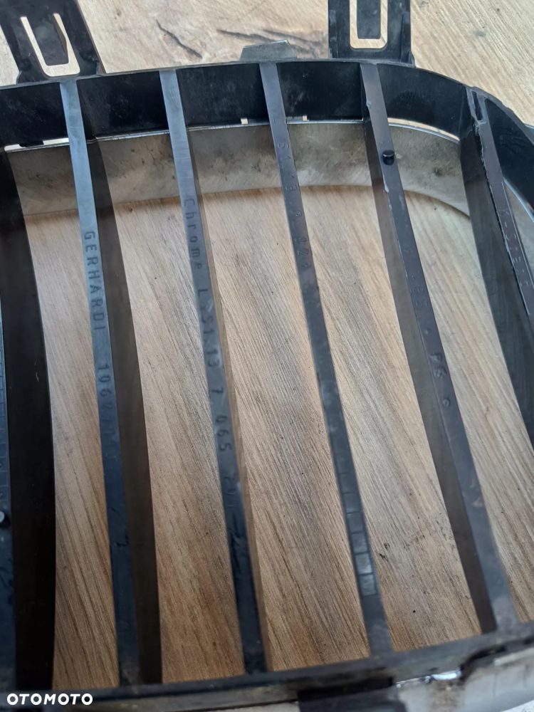 BMW E60 E61 NERKA ZDERZAKA MASKI CHROM LEWA ATRAPA GRIL ORYGINAŁ 7065701 - 6