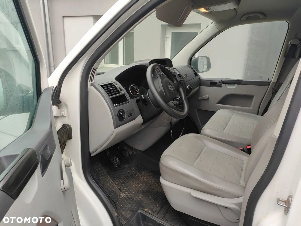 Volkswagen T5 BLASZAK - 6