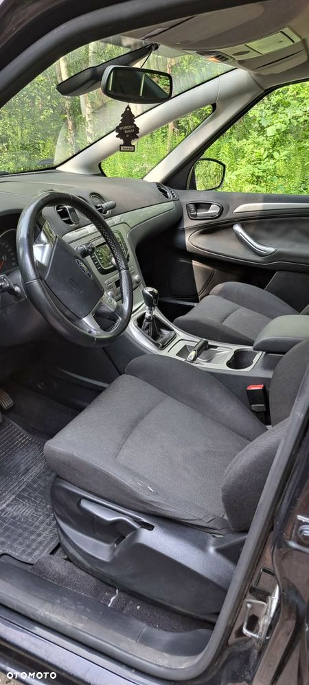 Ford S-Max - 17