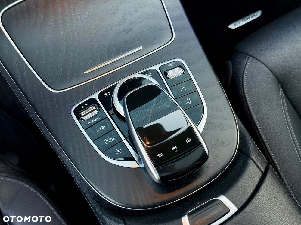 Mercedes-Benz Klasa E 220 d 4-Matic All-Terrain - 34