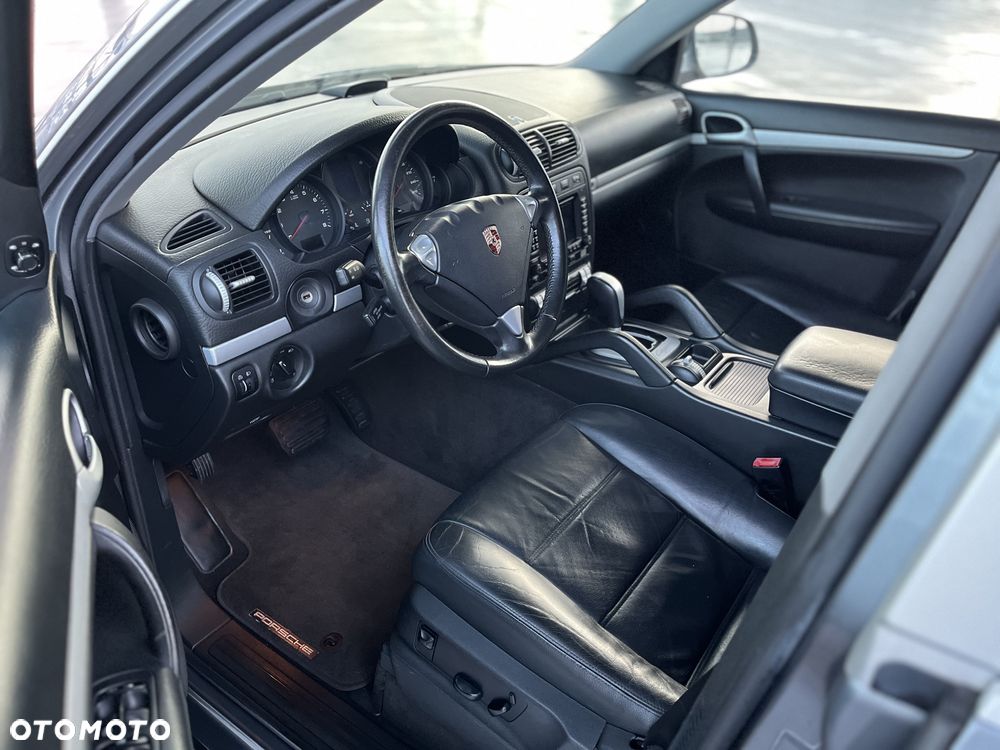 Porsche Cayenne - 22