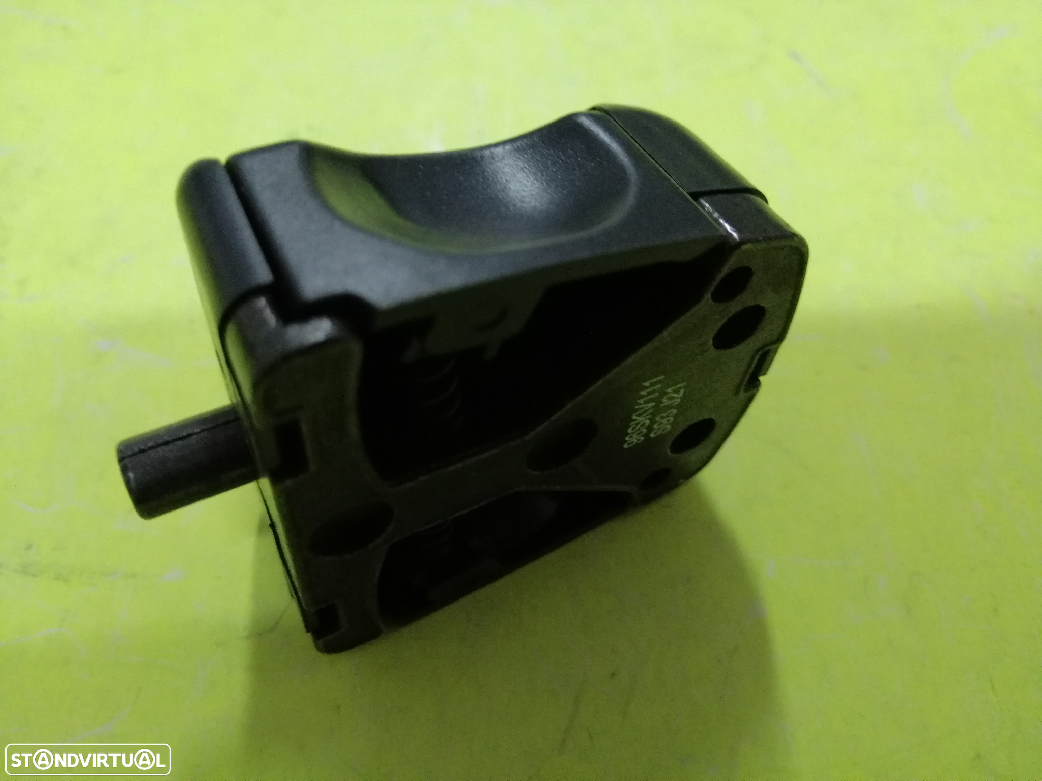 Trinco / Fecho do vidro lateral Vw Transporter T4 NOVO - 2