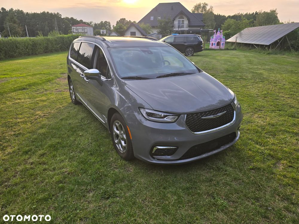 Chrysler Pacifica - 3