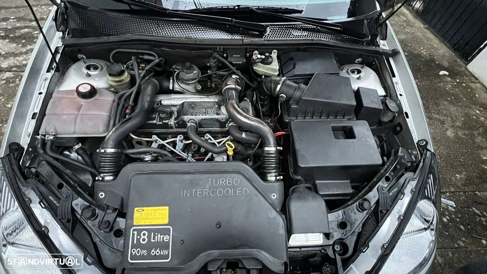 Ford Focus DI Ghia - 6