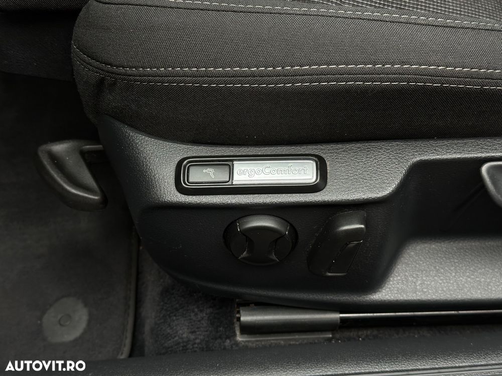 Volkswagen Passat 2.0 TDI Comfortline - 31
