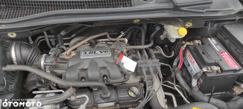 Chrysler Town & Country 3.8 Touring - 29